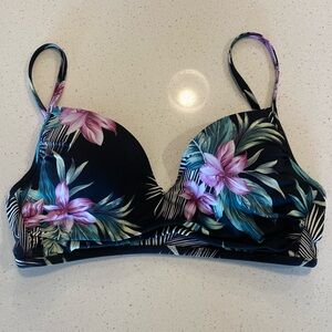 Last chance! Shade & Shore Floral Bikini top